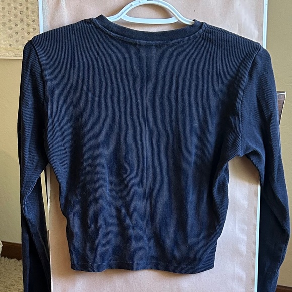 Aritzia (Tna) Black Ribbed Long Sleeve Crop Top Size M - Picture 3 of 4